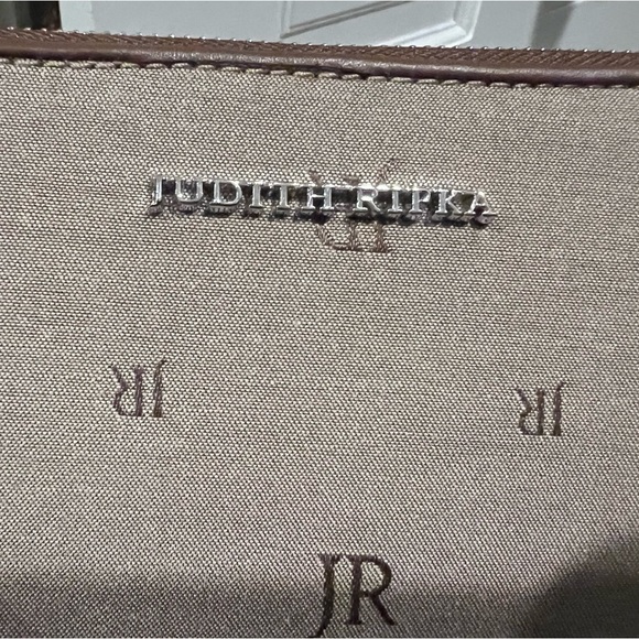 NEW Judith Ripka Stingray Wallet. New with Cards and Dustbag - Picture 4 of 12